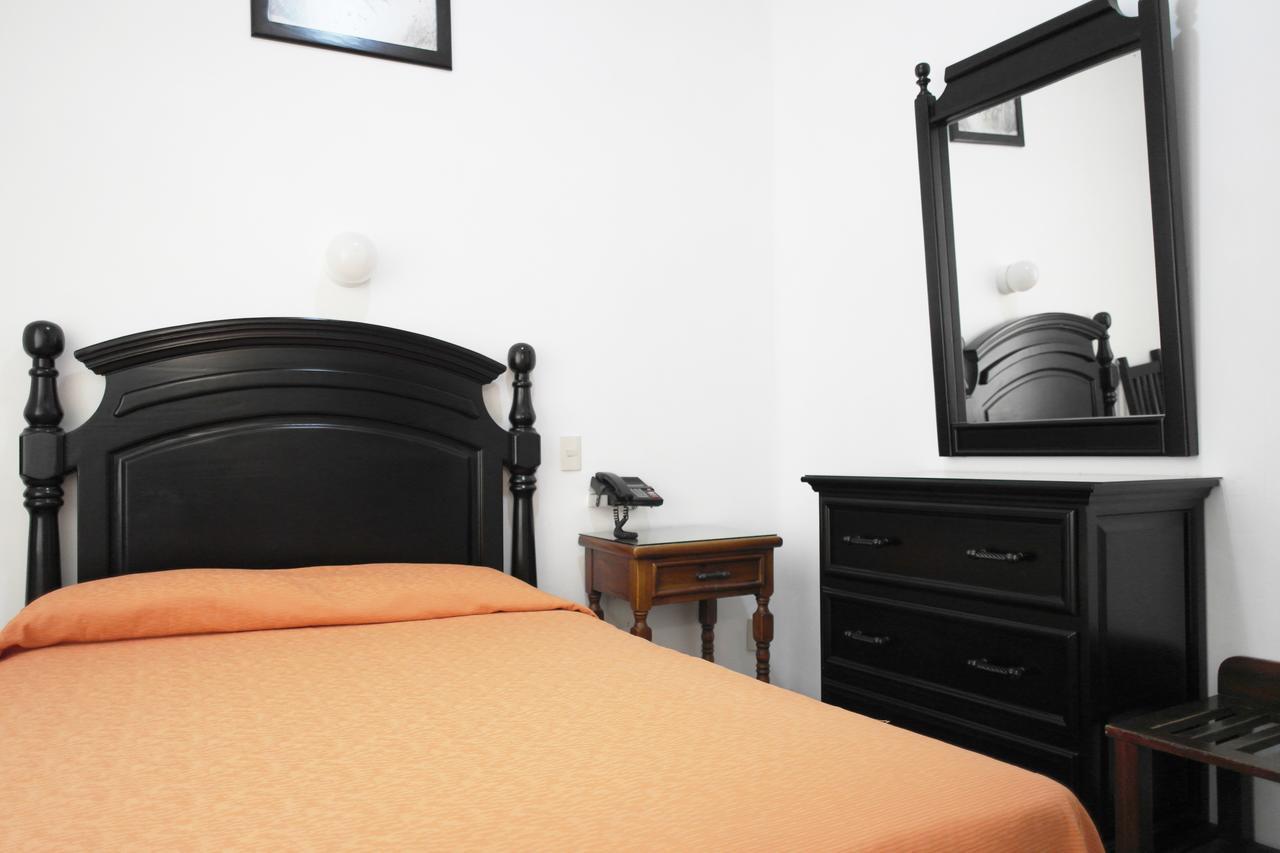 Hotel De Los Banos Pachuca Luaran gambar